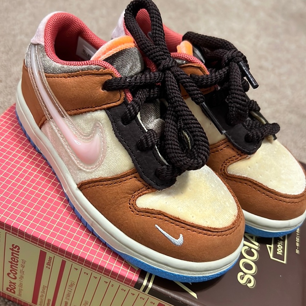 Nike Dunk Low - Free Lunch Chocolate Milk - Size 9c